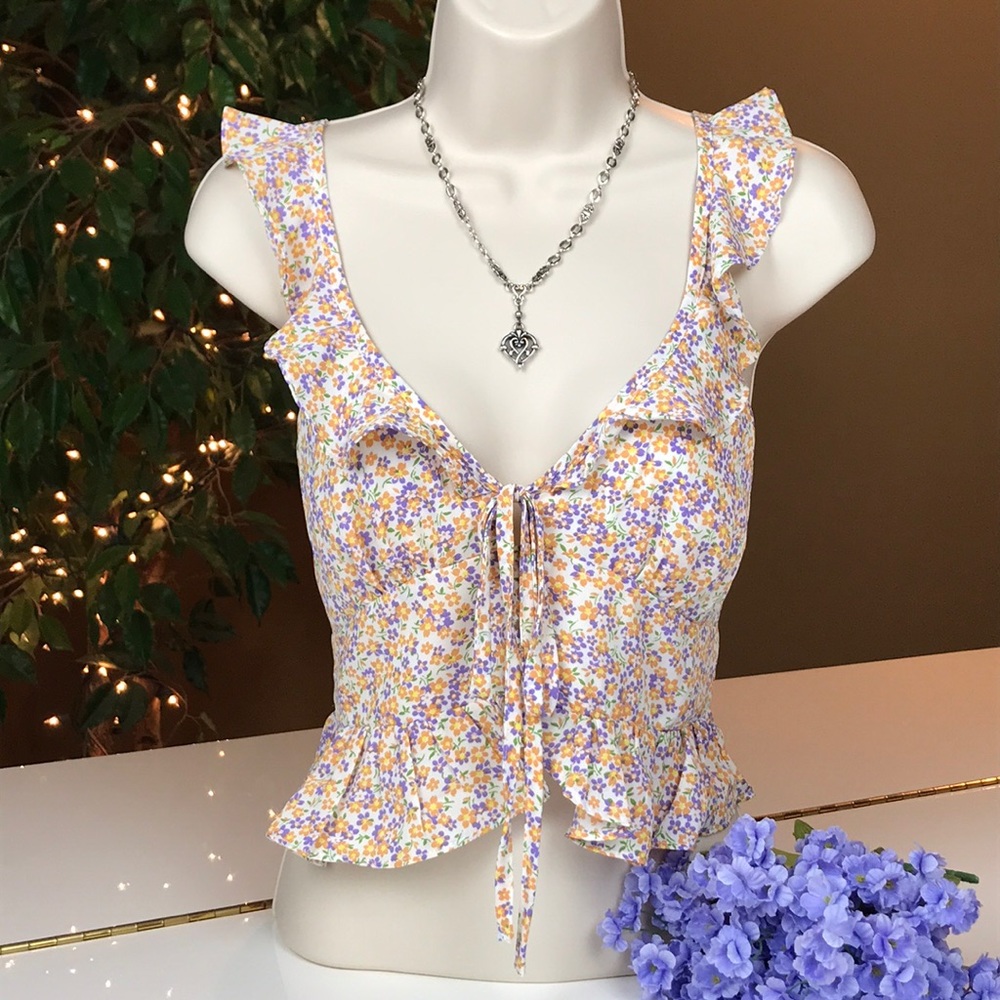 BLUE BLUSH FLORAL TOP WITH BUTTONS, TIE & RUFFLE M